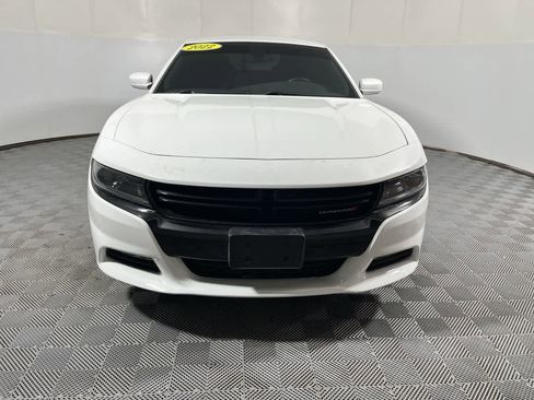 Used 2022 Dodge Charger SXT AWD/4WD image 3