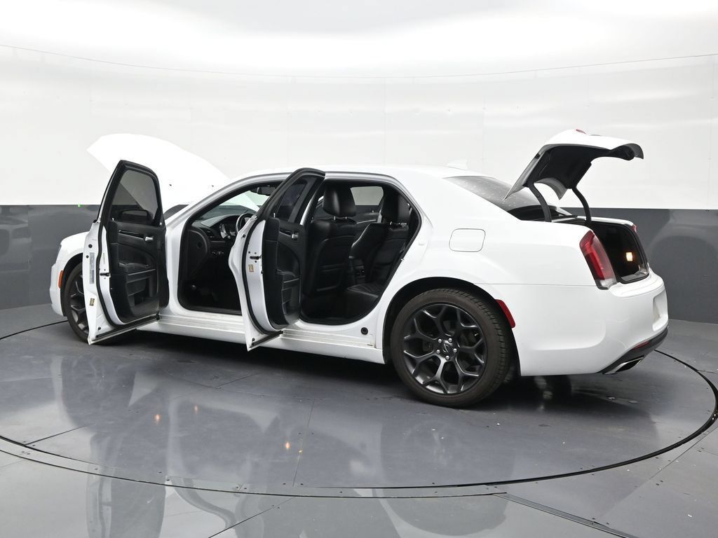 Used 2020 Chrysler 300 S RWD image 31