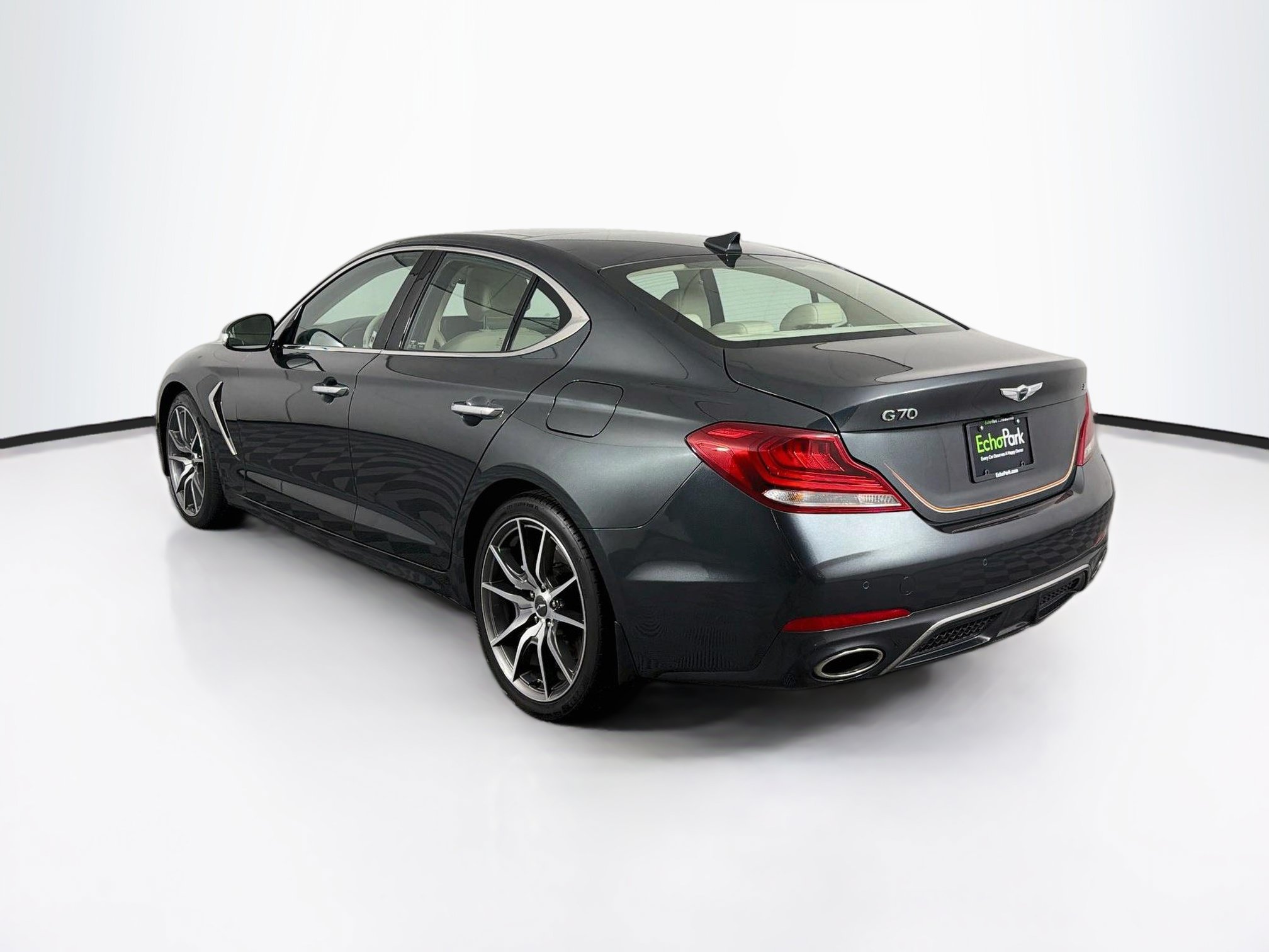 Used 2019 Genesis G70 3.3T Design RWD image 5