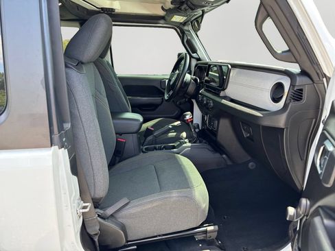 Used 2024 Jeep Wrangler Sport AWD/4WD image 12