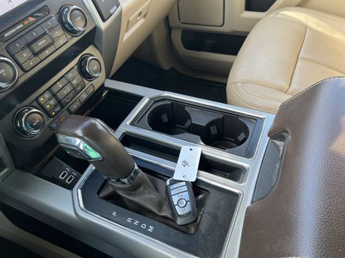 Certified 2019 Ford F150 Lariat image 25