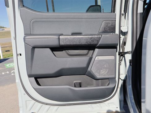 New 2025 Ford F250 Lariat w/ Lariat Ultimate Package image 40