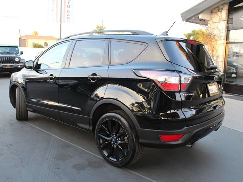 Used 2018 Ford Escape SE w/ Ford Safe & Smart Package AWD/4WD image 3