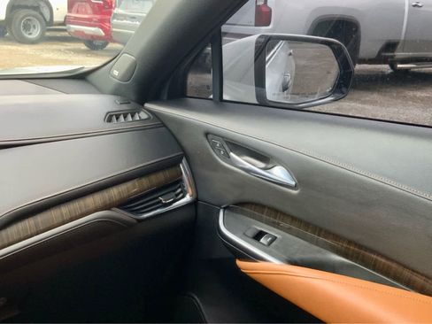 Used 2021 Cadillac XT4 Premium Luxury w/ Enhanced Visibility Package image 37