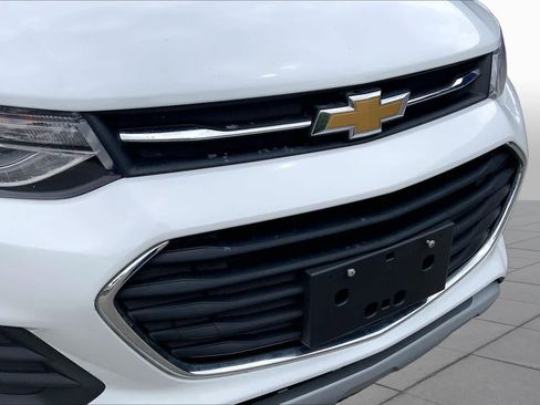 Used 2019 Chevrolet Trax LT w/ LT Convenience Package AWD/4WD image 30