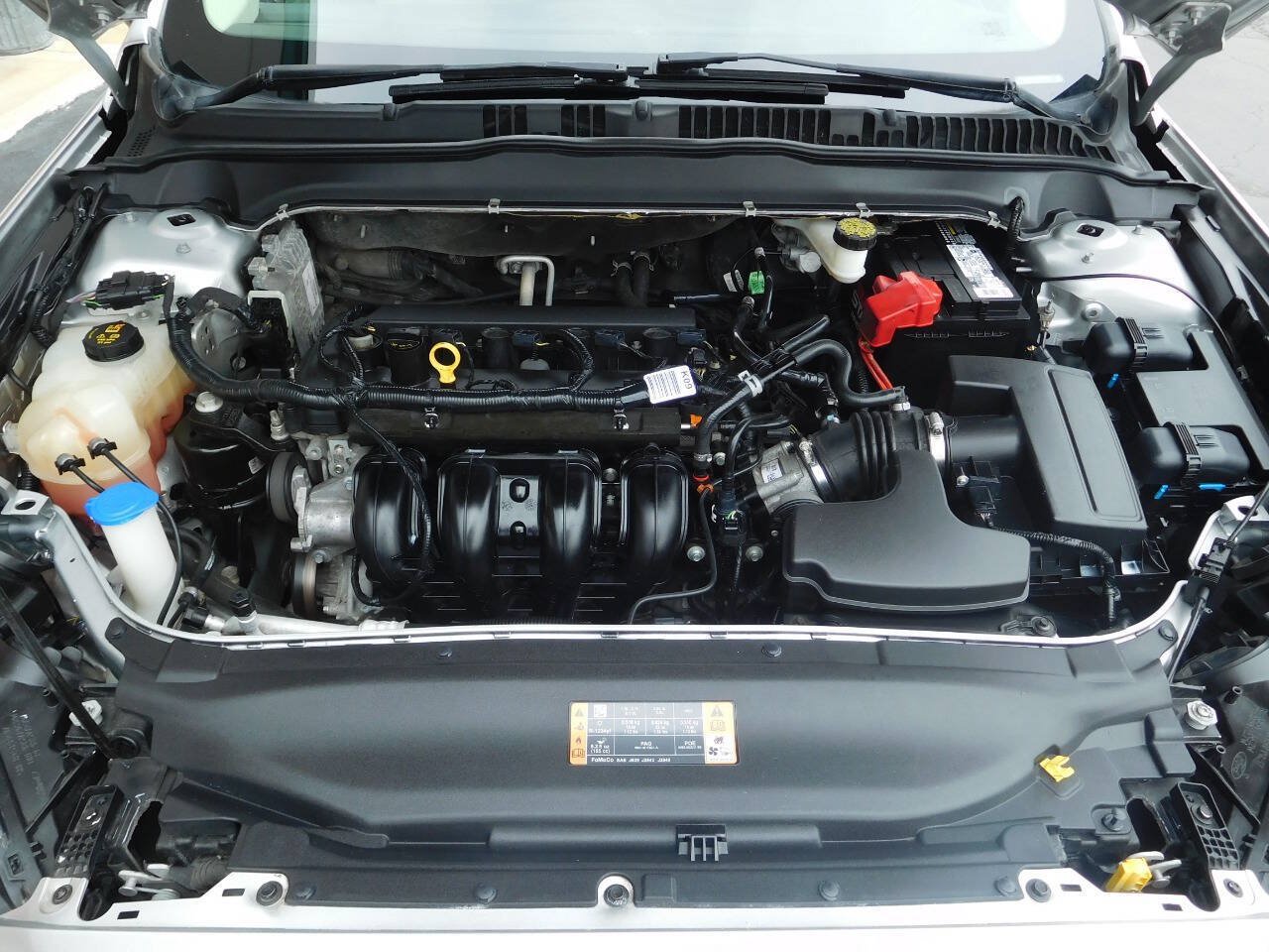 Used 2018 Ford Fusion SE FWD image 19