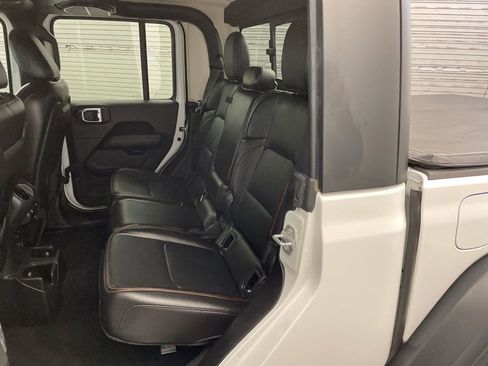 Certified 2023 Jeep Gladiator Mojave image 21