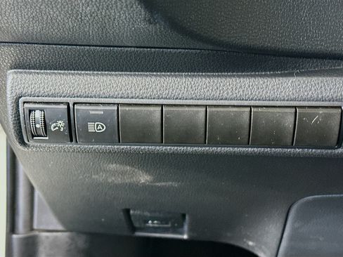 Used 2020 Toyota Corolla LE FWD image 16