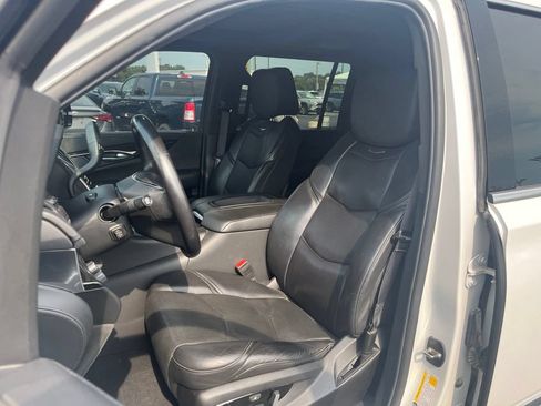 Used 2019 Cadillac Escalade ESV Platinum AWD/4WD image 21