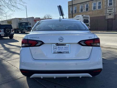 Used 2021 Nissan Versa SV image 6