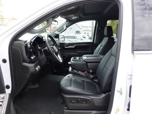 Used 2023 GMC Sierra 1500 SLE w/ X31 Off-Road Package AWD/4WD image 19