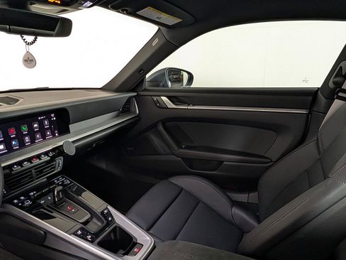 Certified 2025 Porsche 911 Carrera RWD image 22