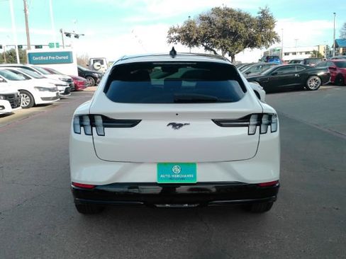 Used 2021 Ford Mustang Mach-E Premium image 7