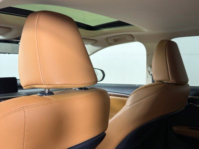 Used 2022 Lexus RX 350L Premium w/ Premium Package AWD/4WD image 20