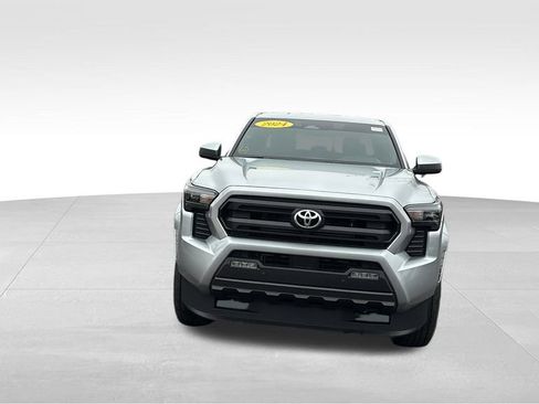 Used 2024 Toyota Tacoma SR5 image 2