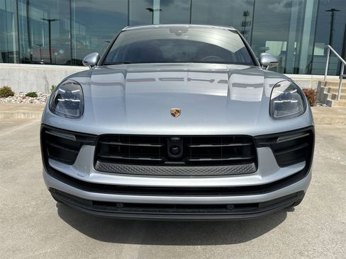 New 2025 Porsche Macan image 10