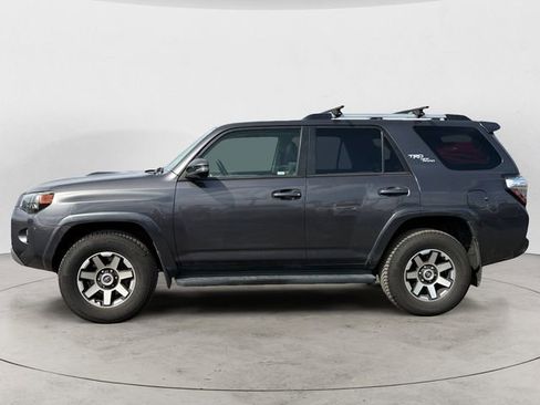 Used 2018 Toyota 4Runner TRD Off-Road Premium AWD/4WD image 2