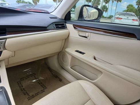 Used 2013 Lexus ES 350 w/ Luxury Pkg FWD image 10