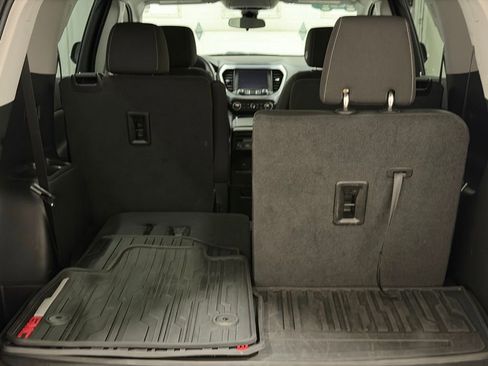 Certified 2023 GMC Acadia SLE w/ Driver Convenience Package image 22