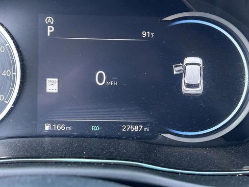 Used 2023 Genesis GV70 2.5T w/ Advanced Package AWD/4WD image 37