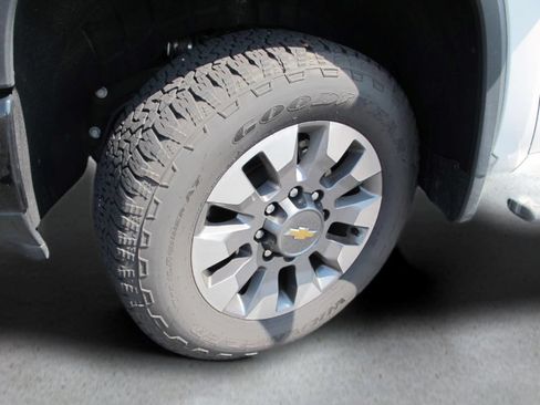 Used 2025 Chevrolet Silverado 2500 Custom w/ Custom Value Package AWD/4WD image 25