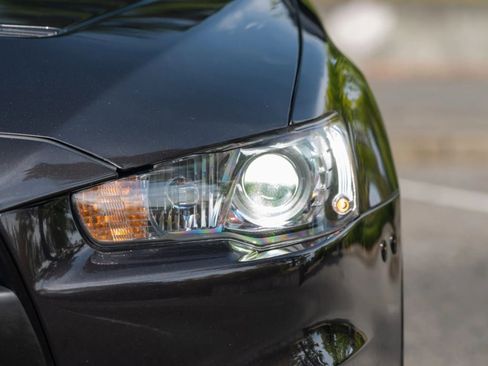 Used 2013 Mitsubishi Lancer Evolution MR image 9