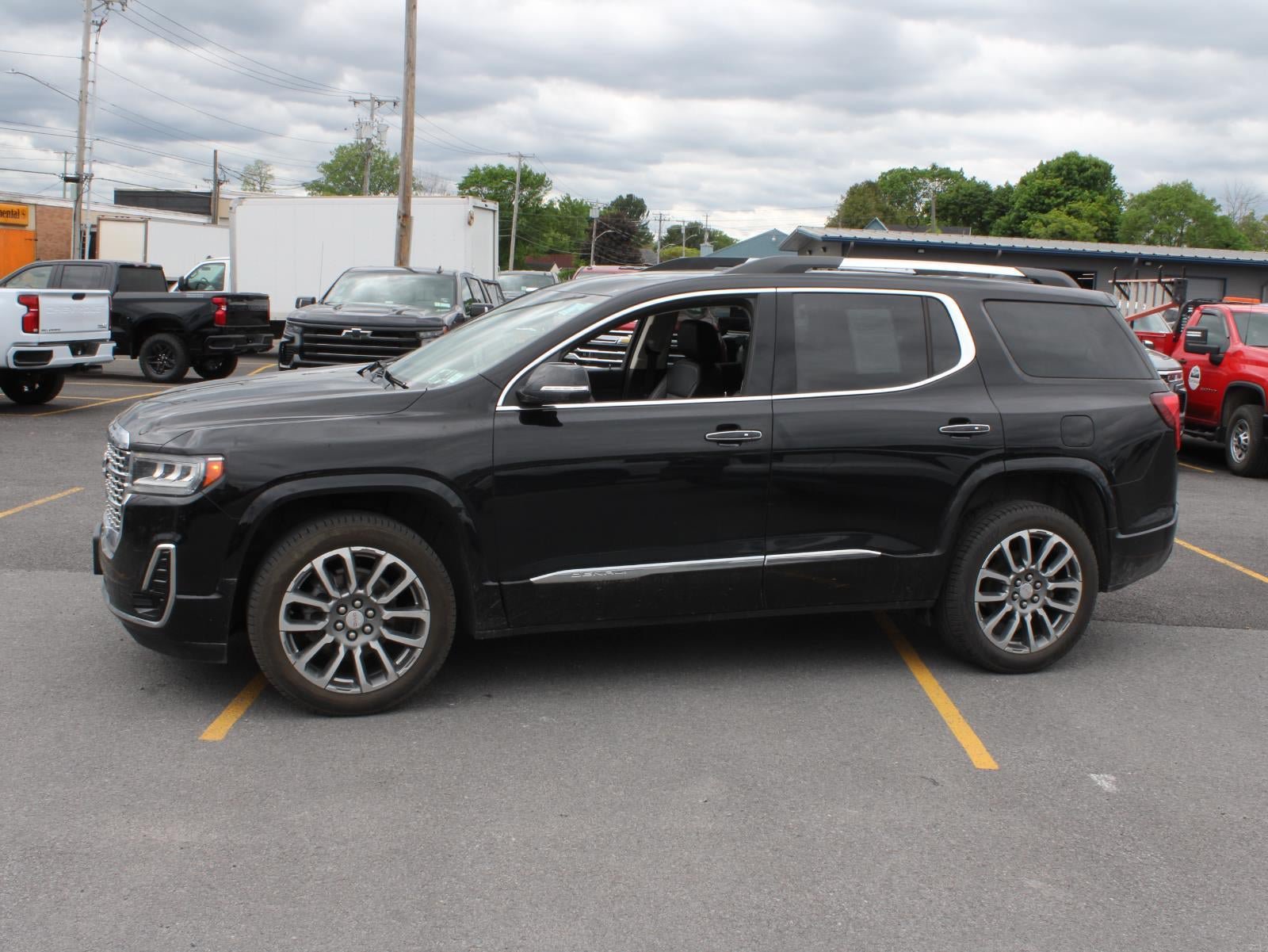Used 2023 GMC Acadia Denali AWD/4WD image 8