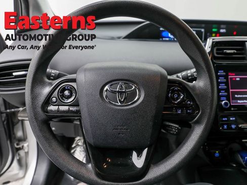 Used 2022 Toyota Prius LE image 10