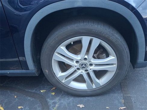 Used 2019 Mercedes-Benz GLA 250 4MATIC image 4