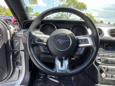 Used 2015 Ford Mustang GT RWD image 9