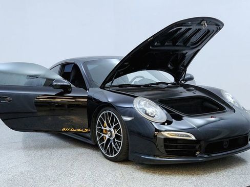 Used 2014 Porsche 911 Turbo S image 12