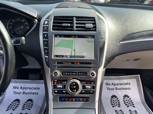 Used 2018 Lincoln MKZ Reserve image 18