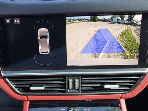 Used 2021 Porsche Cayenne Turbo S image 20