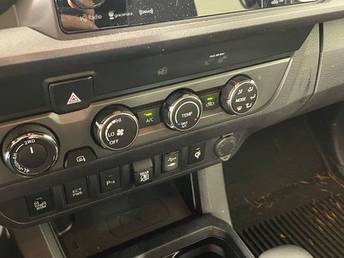 Used 2019 Toyota Tacoma TRD Off-Road image 8