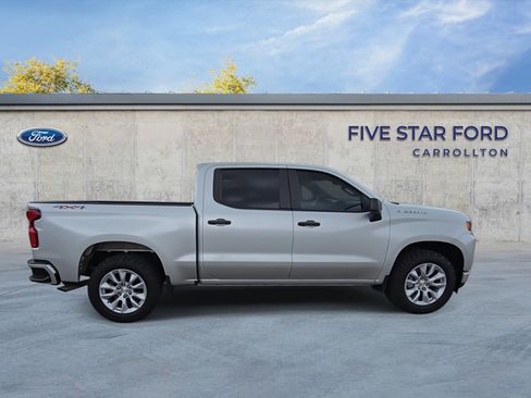 Used 2022 Chevrolet Silverado 1500 Custom w/ Safety Confidence Package AWD/4WD image 9