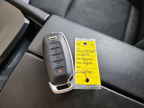 Used 2024 Nissan Rogue SV FWD image 42