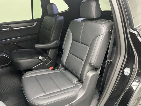 Used 2025 GMC Acadia Elevation w/ Elevation Premium Package AWD/4WD image 13