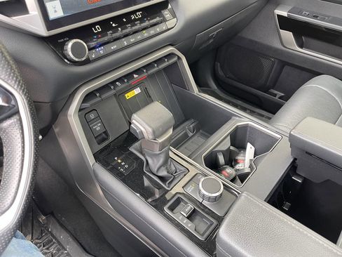 Used 2023 Toyota Tundra Limited AWD/4WD image 18