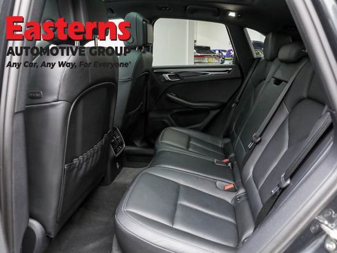 Used 2023 Porsche Macan T image 23