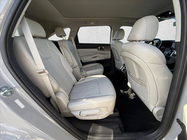 Used 2023 Kia Sorento EX w/ Panoramic Sunroof Package FWD image 24