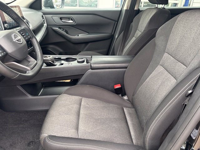Used 2025 Nissan Rogue SV AWD/4WD image 11