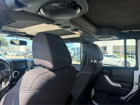 Used 2014 Jeep Wrangler Unlimited Sahara AWD/4WD image 22