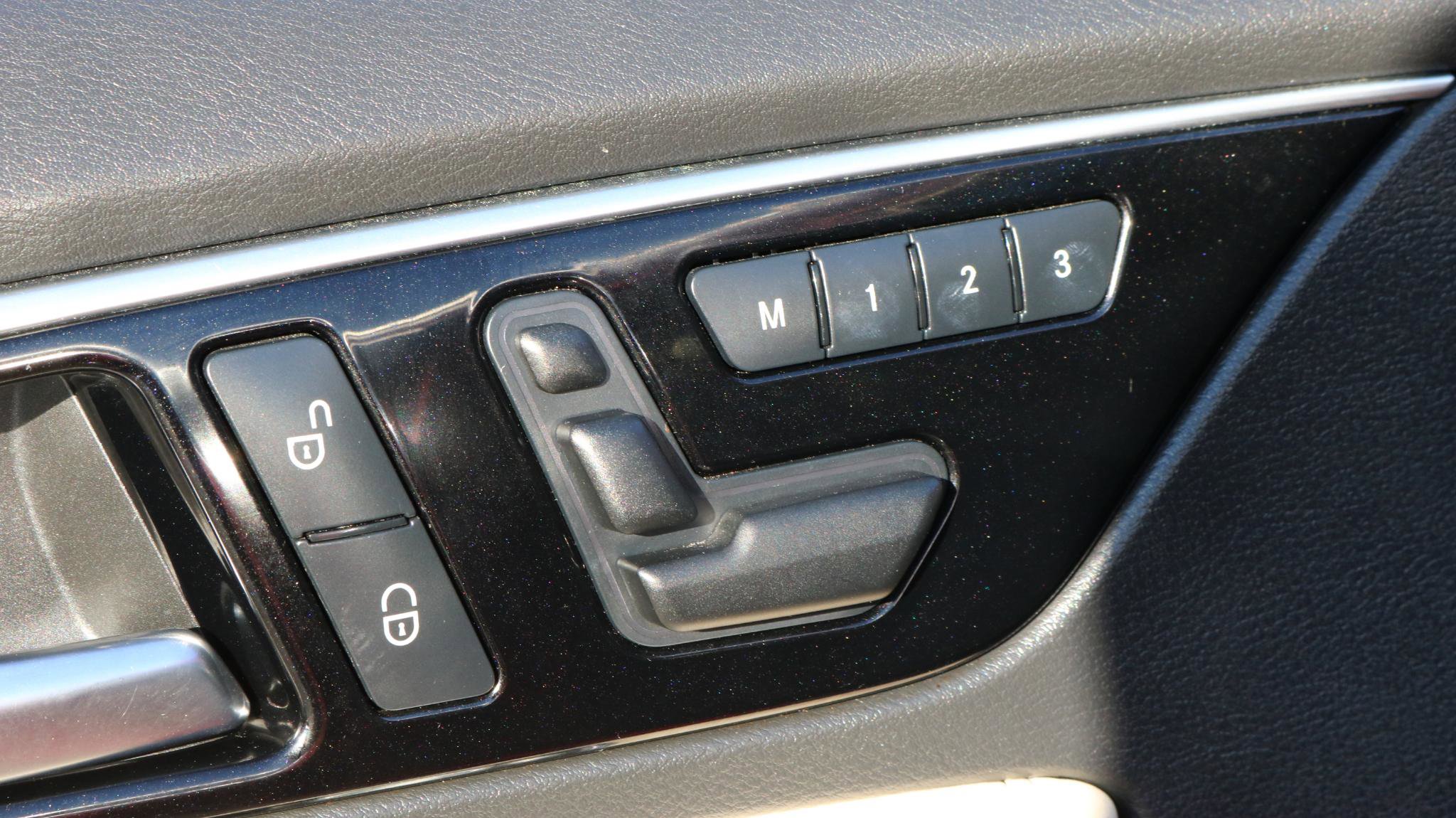 Used 2019 INFINITI QX30 FWD image 13
