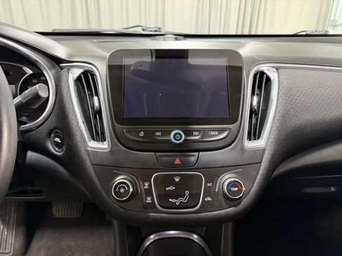 Used 2018 Chevrolet Malibu LT image 13