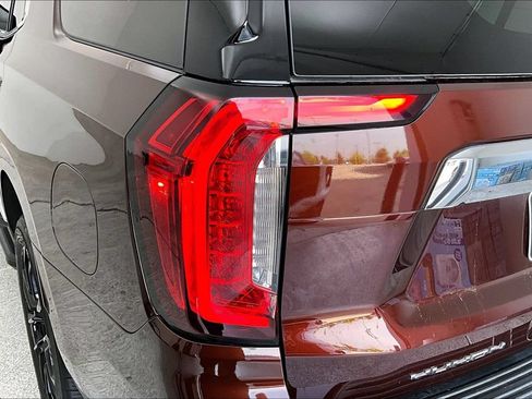 Used 2022 GMC Yukon SLT w/ SLT Luxury Package AWD/4WD image 36