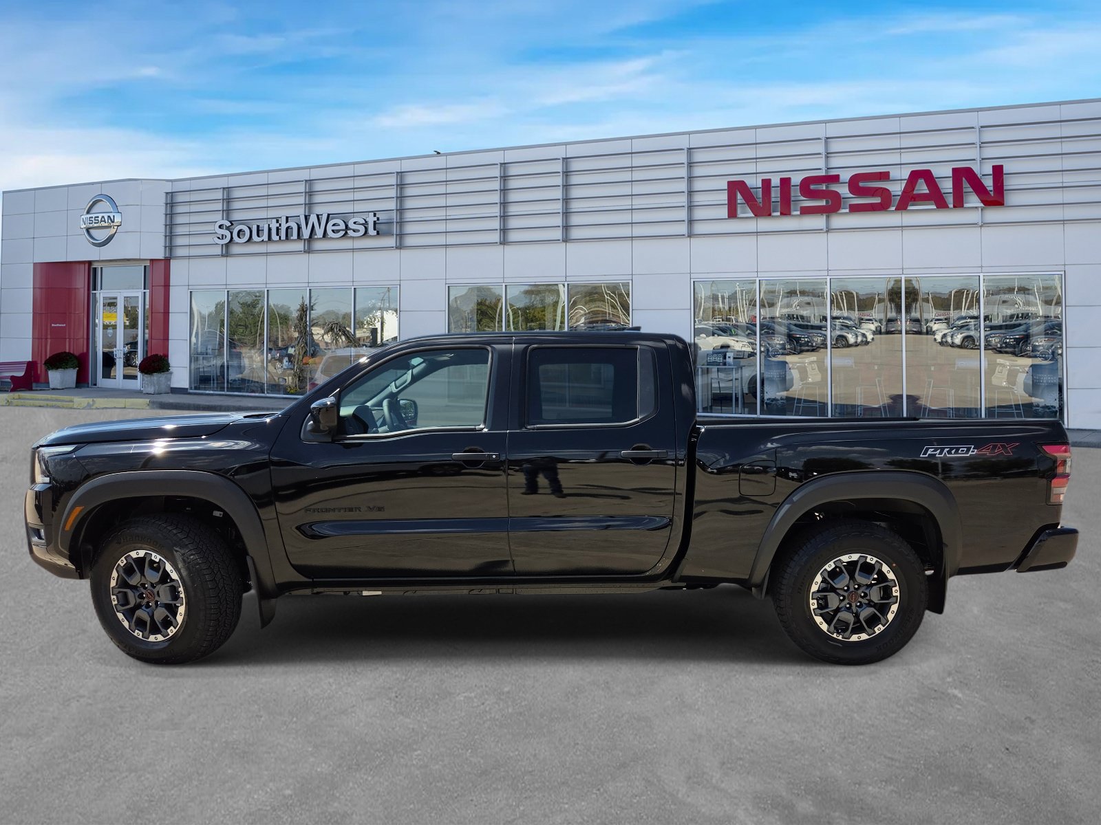 New 2027 Nissan Frontier PRO-4X w/ Pro Convenience Package AWD/4WD image 8
