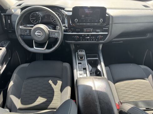 Used 2025 Nissan Pathfinder SV FWD image 14