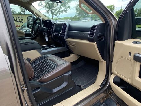 Used 2020 Ford F450 XLT w/ FX4 Off-Road Package image 9