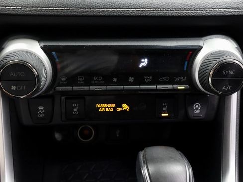 Used 2022 Toyota RAV4 XLE Premium AWD/4WD image 29