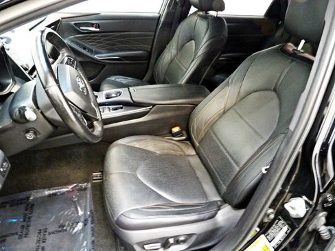 Used 2022 Toyota Avalon Limited w/ Advanced Safety Package FWD image 11